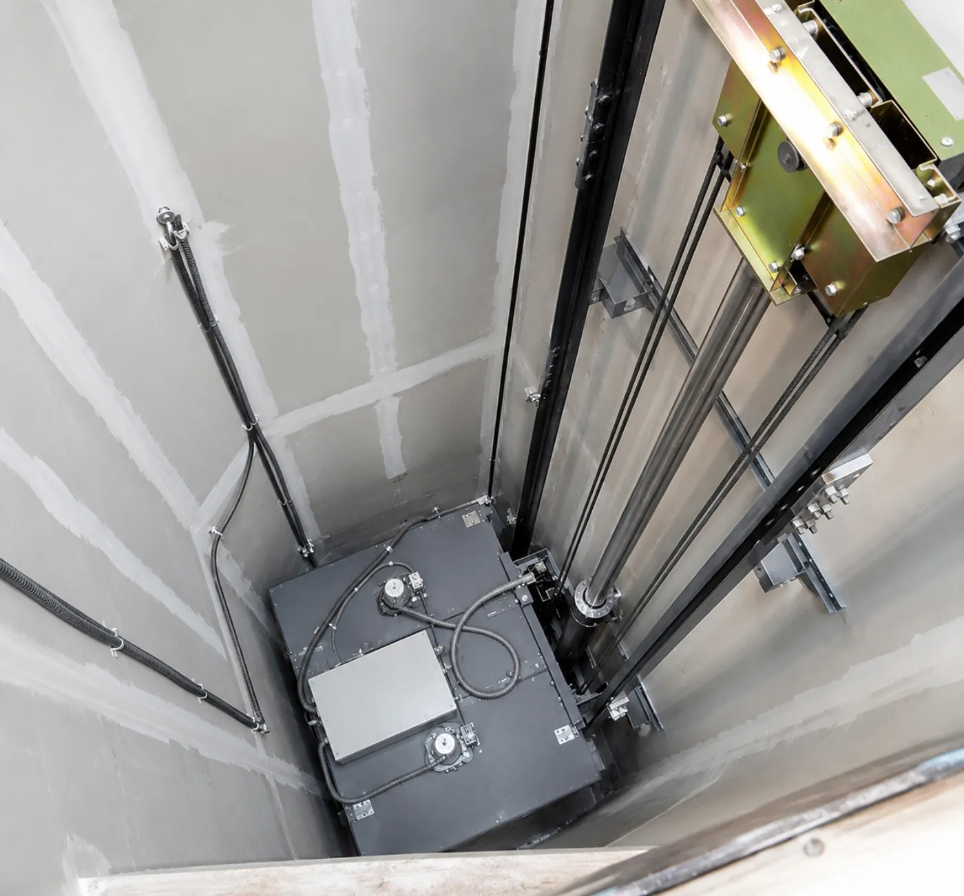 Hydraulic Elevators — photo 3